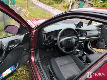 Opel, Vectra, 1800, 125, бензин, седан, механика, передний привод, среднее состояние, левый, красный, 370 000 ₽