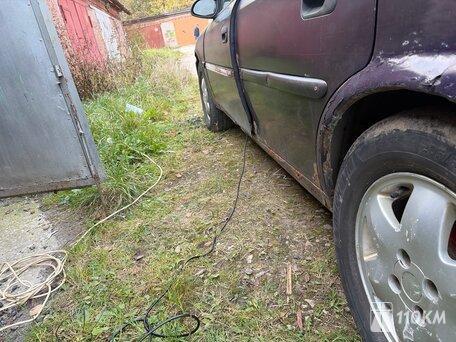 Opel, Vectra, 1600, 101, бензин, седан, механика, передний привод, среднее состояние, левый, фиолетовый, 60 000 ₽