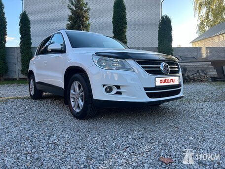 Volkswagen, Tiguan, 1400, 122, бензин, внедорожник, механика, передний привод, среднее состояние, левый, белый, 725 000 ₽