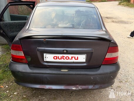 Opel, Vectra, 1600, 101, бензин, седан, механика, передний привод, среднее состояние, левый, фиолетовый, 60 000 ₽